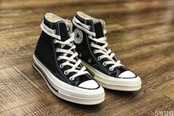 情侶之間送什么禮物好 送一對(duì)情侶什么禮物好 情侶之間送什么禮物好 送一對(duì)情侶什么禮物好