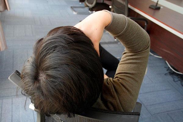 脫發(fā)是什么 成年人一天掉多少頭發(fā)正常 脫發(fā)是什么 成年人一天掉多少頭發(fā)正常