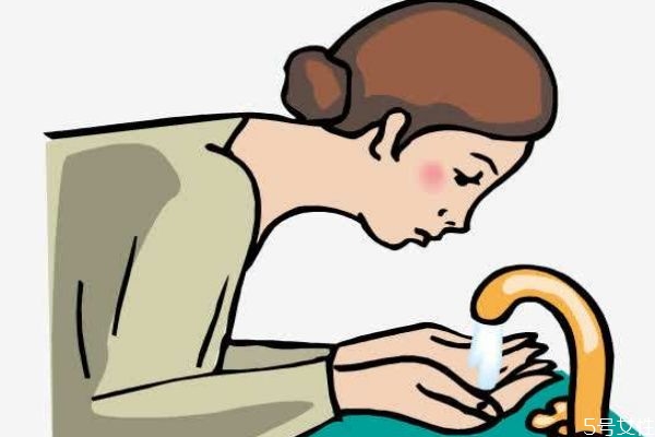 冷水洗臉有什么注意的呢 可以長(zhǎng)期用冷水洗臉嗎