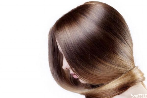 為什么秋季頭發(fā)會(huì)比較干燥呢 秋季怎么護(hù)發(fā)呢 為什么秋季頭發(fā)會(huì)比較干燥呢 秋季怎么護(hù)發(fā)呢