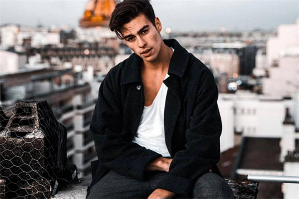 初秋男生穿什么外套好看 初秋男生外套穿搭圖片 初秋男生穿什么外套好看 初秋男生外套穿搭圖片