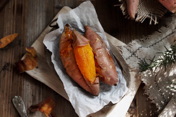 烤紅薯是長的好吃還是圓的好吃 為什么長紅薯的口感好 烤紅薯是長的好吃還是圓的好吃 為什么長紅薯的口感好