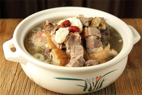 羊肉湯什么時候喝最好 羊肉湯什么季節(jié)喝最好 羊肉湯什么時候喝最好 羊肉湯什么季節(jié)喝最好