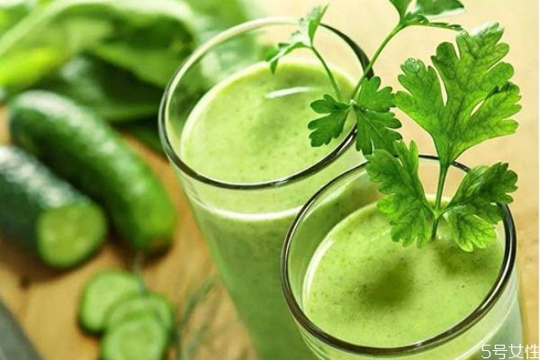 黃瓜可以直接敷在臉上嗎 黃瓜敷臉到底好不好 黃瓜可以直接敷在臉上嗎 黃瓜敷臉到底好不好