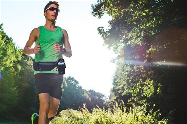 冬天晨跑幾點(diǎn)鐘最合適 冬天跑步適合在什么時(shí)間 冬天晨跑幾點(diǎn)鐘最合適 冬天跑步適合在什么時(shí)間