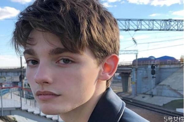 如何讓暗戀的人死心 讓一個(gè)男生死心的辦法 如何讓暗戀的人死心 讓一個(gè)男生死心的辦法