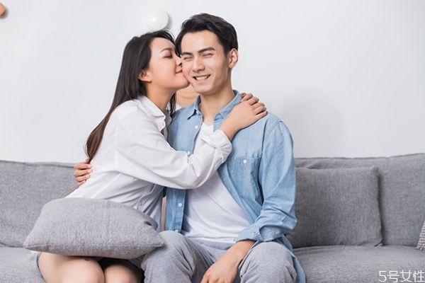 和老公吵架冷戰(zhàn)后怎么辦 對(duì)付老公冷戰(zhàn)的絕招 和老公吵架冷戰(zhàn)后怎么辦 對(duì)付老公冷戰(zhàn)的絕招