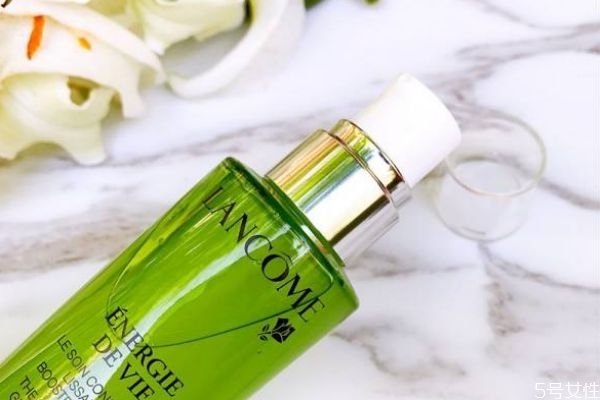 蘭蔻水光潤養(yǎng)系列怎么樣呢 水光潤養(yǎng)系列有什么產(chǎn)品呢 蘭蔻水光潤養(yǎng)系列怎么樣呢 水光潤養(yǎng)系列有什么產(chǎn)品呢