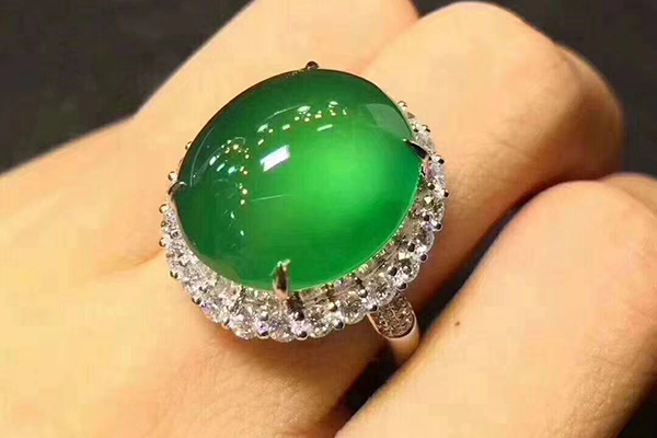 玻璃種翡翠是什么檔次 玻璃種翡翠好嗎 玻璃種翡翠是什么檔次 玻璃種翡翠好嗎