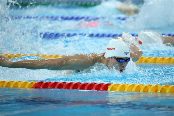 為什么蛙泳會(huì)撅屁股 克服蛙泳撅屁股的方法