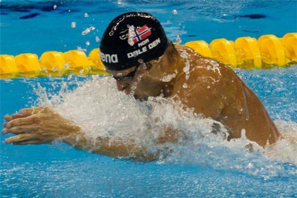 蛙泳為什么頭抬不高 蛙泳為什么頭抬不起來 蛙泳為什么頭抬不高 蛙泳為什么頭抬不起來