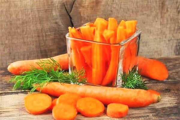胡蘿卜素的食用禁忌 胡蘿卜素屬于維生素嗎 胡蘿卜素的食用禁忌 胡蘿卜素屬于維生素嗎