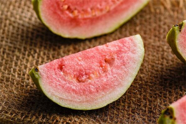 番石榴吃了會上火嗎 番石榴一天吃多少合適 番石榴吃了會上火嗎 番石榴一天吃多少合適