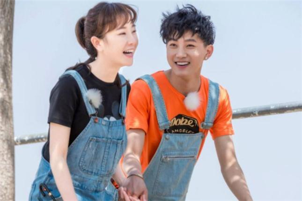 被追求時(shí)該不該收禮物 追求者送的禮物該不該收 被追求時(shí)該不該收禮物 追求者送的禮物該不該收