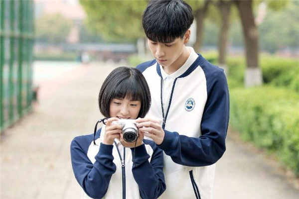 大學(xué)談戀愛要告訴家長(zhǎng)嗎 大學(xué)談戀愛要見家長(zhǎng)嗎