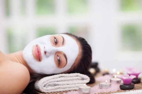12點(diǎn)過(guò)后還能敷面膜嗎 半夜敷面膜好嗎