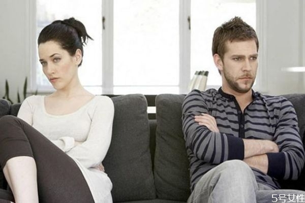 男人冷戰(zhàn)心里會(huì)難受嗎 長(zhǎng)時(shí)間冷戰(zhàn)時(shí)男人心態(tài) 男人冷戰(zhàn)心里會(huì)難受嗎 長(zhǎng)時(shí)間冷戰(zhàn)時(shí)男人心態(tài)