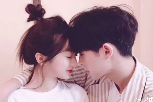 剛談戀愛(ài)總想著分手什么心態(tài) 兩個(gè)人在一起最重要是什么