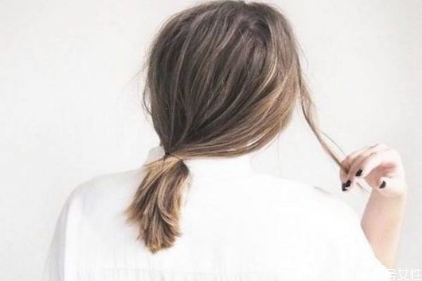 頭發(fā)染什么色顯白 哪款發(fā)色最顯白 頭發(fā)染什么色顯白 哪款發(fā)色最顯白