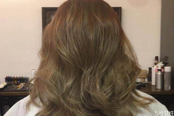 第一次染頭發(fā)什么顏色好 四款自然系發(fā)色推薦 第一次染頭發(fā)什么顏色好 四款自然系發(fā)色推薦