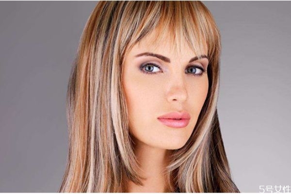 如何預(yù)防染發(fā)后洗頭掉色 染發(fā)后怎么讓發(fā)色更持久 如何預(yù)防染發(fā)后洗頭掉色 染發(fā)后怎么讓發(fā)色更持久