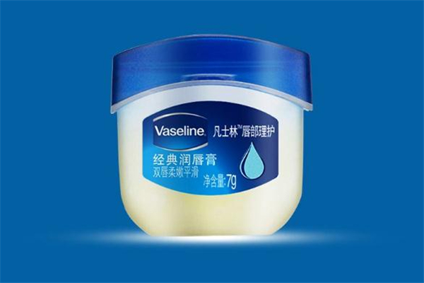 凡士林唇膏好用嗎 凡士林唇膏怎么涂 凡士林唇膏好用嗎 凡士林唇膏怎么涂