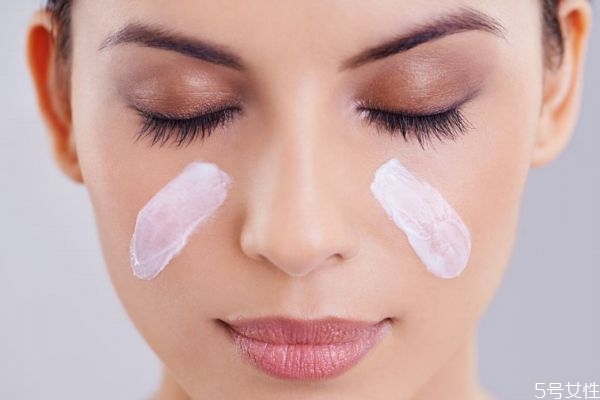 什么是刷酸呢 刷酸和果酸換膚有什么關(guān)系呢 什么是刷酸呢 刷酸和果酸換膚有什么關(guān)系呢