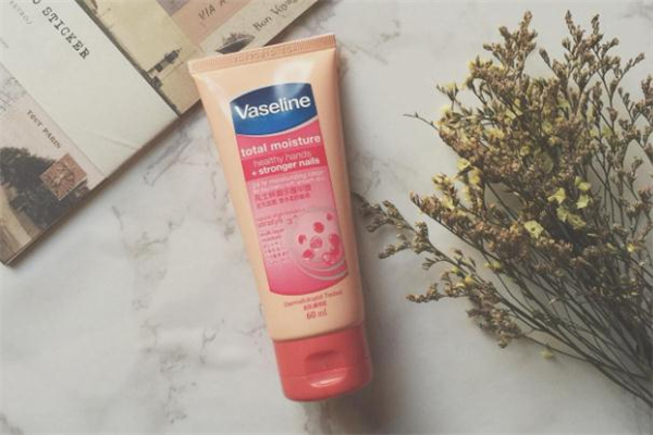 凡士林護手霜怎么樣 凡士林護手霜粉色和白色哪個好用 凡士林護手霜怎么樣 凡士林護手霜粉色和白色哪個好用