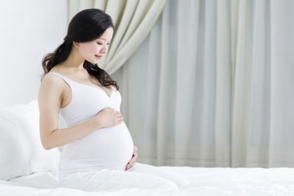 孕期感冒應(yīng)該怎么辦呢 孕期感冒可以吃藥嗎 孕期感冒應(yīng)該怎么辦呢 孕期感冒可以吃藥嗎