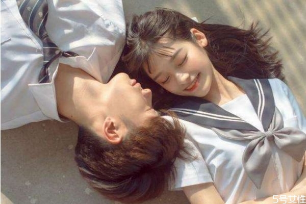 剛談戀愛(ài)總想著分手什么心態(tài) 兩個(gè)人在一起最重要是什么