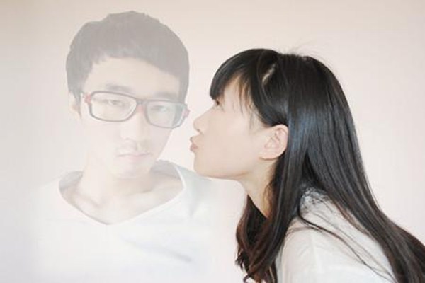 異地戀考驗(yàn)對(duì)方什么 異地戀更考驗(yàn)?zāi)猩€是女生 異地戀考驗(yàn)對(duì)方什么 異地戀更考驗(yàn)?zāi)猩€是女生