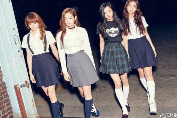 直男喜歡上女生的表現(xiàn)特征 和直男談戀愛的感受 直男喜歡上女生的表現(xiàn)特征 和直男談戀愛的感受