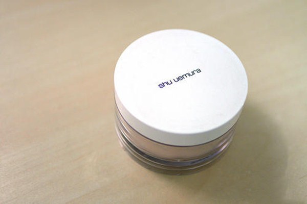 不化妝能用散粉控油嗎 不化妝如何控油 不化妝能用散粉控油嗎 不化妝如何控油