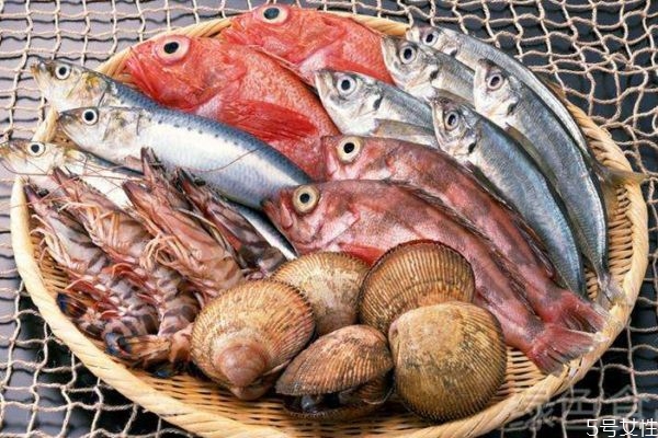 吃什么會(huì)預(yù)防皮膚的衰老呢 皮膚衰老應(yīng)該注意什么呢 吃什么會(huì)預(yù)防皮膚的衰老呢 皮膚衰老應(yīng)該注意什么呢