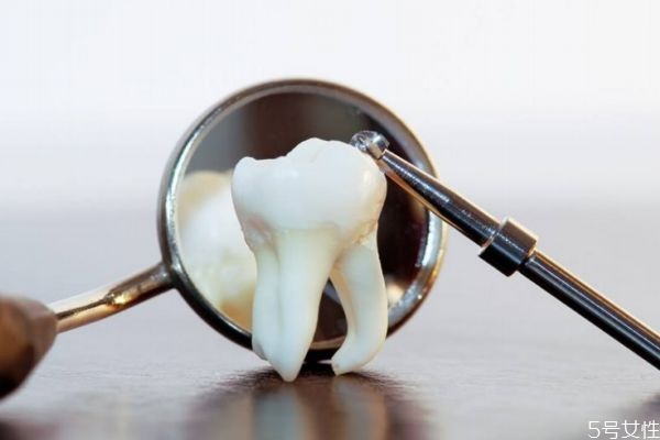 牙齒應該怎么美白呢 美白牙齒要什么方法呢 牙齒應該怎么美白呢 美白牙齒要什么方法呢