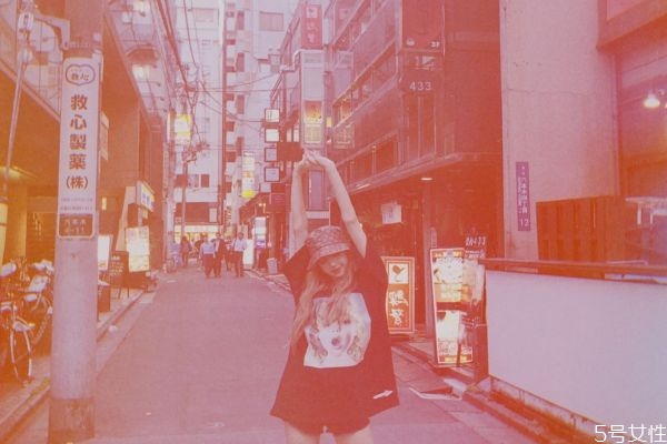 男人都喜歡什么類型的女人 讓男人一見鐘情的六種女人 男人都喜歡什么類型的女人 讓男人一見鐘情的六種女人