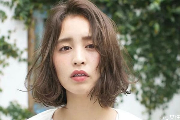 奶茶色怎么調(diào)配 奶茶色染膏怎么染 奶茶色怎么調(diào)配 奶茶色染膏怎么染