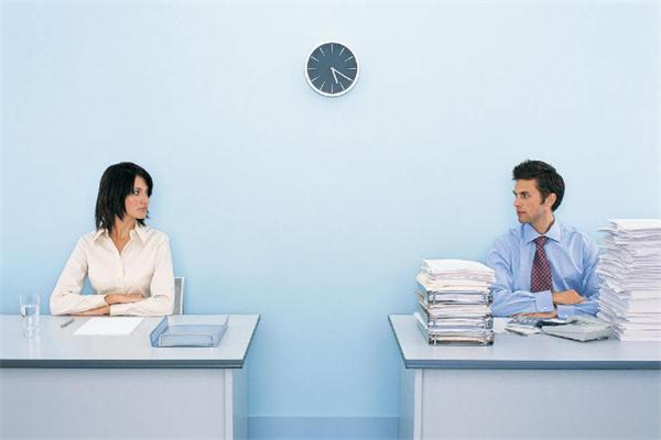 為什么不允許辦公室戀愛 辦公室戀愛會(huì)不會(huì)影響工作 為什么不允許辦公室戀愛 辦公室戀愛會(huì)不會(huì)影響工作
