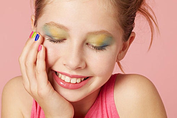 化妝會(huì)使皮膚變差嗎 怎樣化妝是不清潔的 化妝會(huì)使皮膚變差嗎 怎樣化妝是不清潔的