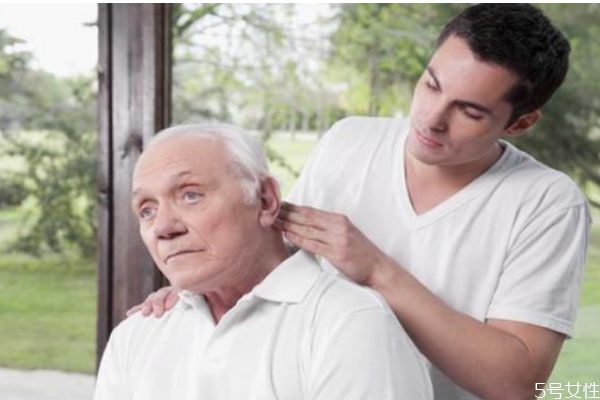 老年癡呆離我們這么近 掌握這幾招遠(yuǎn)離老年癡呆 老年癡呆離我們這么近 掌握這幾招遠(yuǎn)離老年癡呆