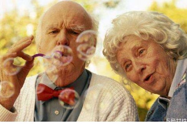 預(yù)防老年癡呆的方法 喝茶有奇效 預(yù)防老年癡呆的方法 喝茶有奇效