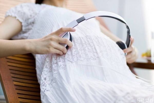 胎教和不胎教有什么區(qū)別呢 胎教只是聽歌嗎 胎教和不胎教有什么區(qū)別呢 胎教只是聽歌嗎