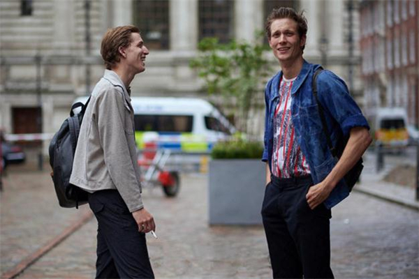 男人背什么包有品味 男人背什么包包有型 男人背什么包有品味 男人背什么包包有型