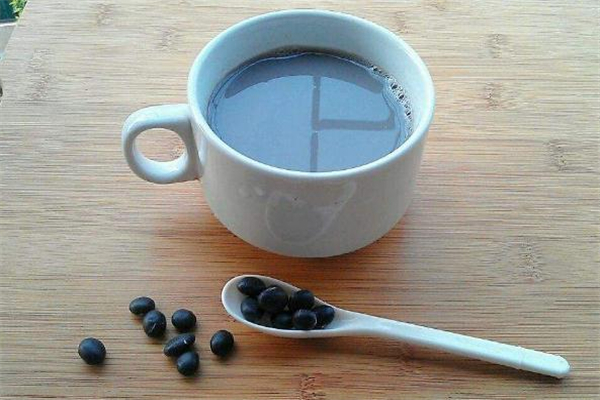 黑豆?jié){能放紅糖嗎 黑豆?jié){放白糖好還是紅糖好 黑豆?jié){能放紅糖嗎 黑豆?jié){放白糖好還是紅糖好