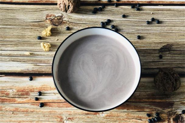 黑豆?jié){能放紅糖嗎 黑豆?jié){放白糖好還是紅糖好 黑豆?jié){能放紅糖嗎 黑豆?jié){放白糖好還是紅糖好