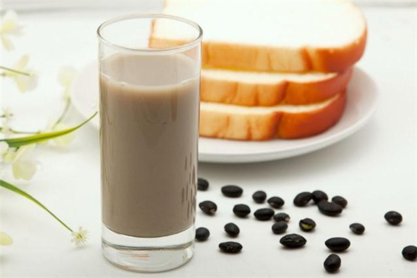 黑豆?jié){可以天天喝嗎 黑豆?jié){備孕什么時候喝最好 黑豆?jié){可以天天喝嗎 黑豆?jié){備孕什么時候喝最好