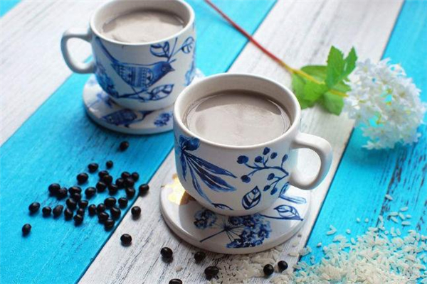 黑豆?jié){可以空腹喝嗎 黑豆?jié){哪些人不適合喝 黑豆?jié){可以空腹喝嗎 黑豆?jié){哪些人不適合喝