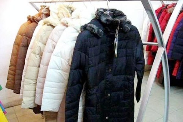 羽絨服洗后成團(tuán)怎么辦 為什么羽絨服洗后會(huì)毛會(huì)成團(tuán) 羽絨服洗后成團(tuán)怎么辦 為什么羽絨服洗后會(huì)毛會(huì)成團(tuán)