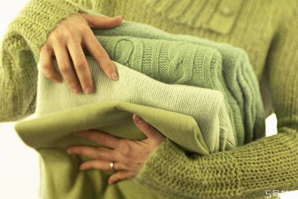 羊毛衫可以水洗嗎 羊毛衫應(yīng)該怎么清洗呢 羊毛衫可以水洗嗎 羊毛衫應(yīng)該怎么清洗呢