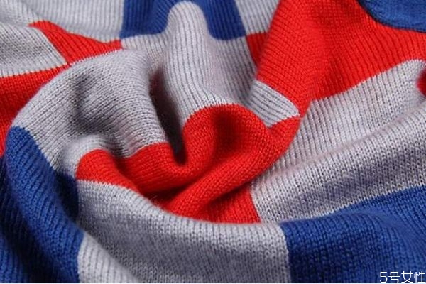 羊毛衫可以水洗嗎 羊毛衫應(yīng)該怎么清洗呢 羊毛衫可以水洗嗎 羊毛衫應(yīng)該怎么清洗呢